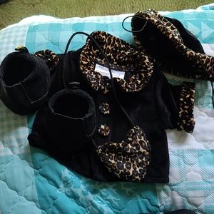 Outfit for stuffed animal